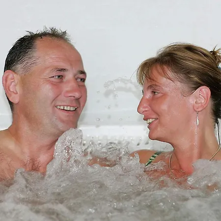 6 Person In Skaerbaek-by Traum *