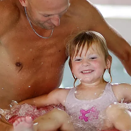 6 Person In Skaerbaek-by Traum *